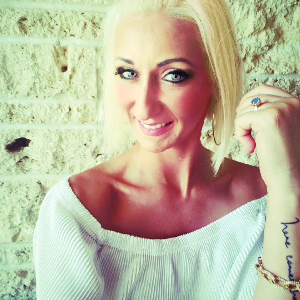 Meet your Posher, Ashley